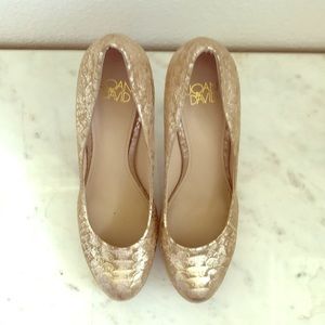 Joan & David Size 8.5 - like new